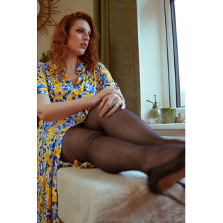 ladylangfordnylons-2025-01-06-3623318877.jpg