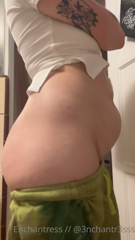674402801_putting-on-lotion-after-my-bath-last-night-and-a-lil-clip-o_1.m4v