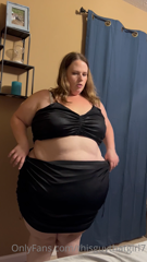 407746220_trying-on-this-lil-cutout-minidress-i-think-i-like-it_0.mp4