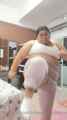 31589999_getting-sweaty-for-home-workout_1.m4v