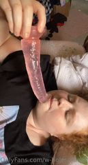 557868403_woke-up-horny-and-decided-to-fuck-myself-i-taste-so-sweet_0.mp4