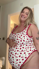 1729895733_tip-22-for-the-video-just-ate-a-full-meal-and-thought-it_3.mp4