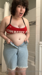 334803990_in-the-shitty-lighting-pics-i-swear-i-look-the-most-fertile_17.m4v
