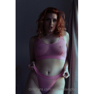 ladylangfordnylons-2022-02-25-2375687665.jpg