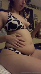 1138552757_getting-bloated-in-my-new-cow-bikini_0.mp4