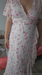 1867376651_are-you-curious-how-much-i-ate-at-the-wedding-and-what-it-lo_9.mp4