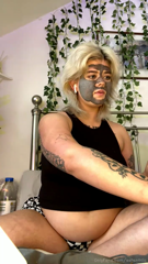 335330492_stream-started-at-06-01-2022-04-37-pm-2-milkshakes_0.mp4