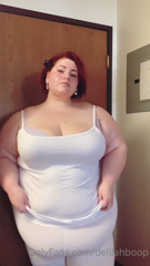 35314847_have-you-ever-pet-your-kitty-while-trying-to-twerk_0.m4v