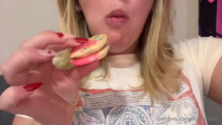 951377822_i-sweets_1.mp4
