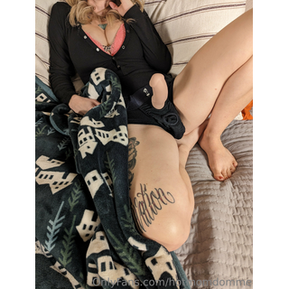 hotmomdomme-2023-03-21-2812229079.jpg