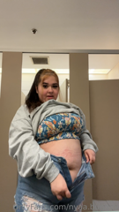 586225251_pulling-out-my-bloated-belly-last-night_0.mp4