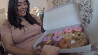 81672612_here-s-a-free-preview-of-my-donut-stuffing-pov-you-can-unlo_0.m4v