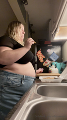 909703591_came-home-from-the-bar-very-hungry-and-horny_1.m4v