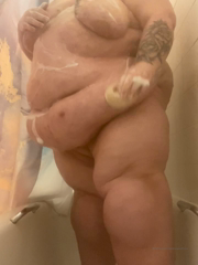 534068841_i-loooove-watching-the-soap-run-down-my-big-beautiful-belly_1.mp4