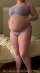 486854028_shapewear-trying-to-contain-me_0.m4v