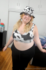 1047454112_moo-i-am-a-cow-hehe_0.mp4