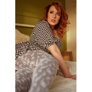 ladylangfordnylons-2025-01-17-3637669108.jpg