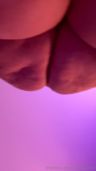 1268554279_wheres-my-throne-every-princess-needs-her-throne_0.mp4