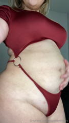 1539642101_red-cut-out-body-suit-short-videos_1.mp4