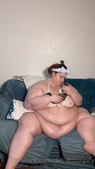 475390121_does-your-belly-hang-low-can-you-wiggle-it-to-and-fro_0.m4v