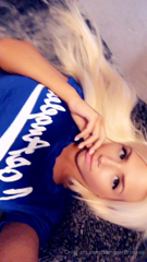 20421512_like-this-if-i-can-be-your-gf_0.m4v