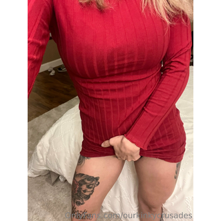 hotmomdomme-2023-01-06-2735885605.jpg