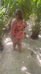 599233005_a-peek-behind-the-scenes-of-britts-solo-bathing-suit-shoot_1.mp4