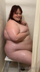 206482618_guess-who-got-her-very-first-shower-chair-for-her-tiny-littl_3.m4v