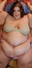 51927562_getting-jiggled-from-behind-by-my-photographer-he-could-bar_0.mp4