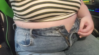 1464424979_belly-being-released-because-i-am-stuffed_0.mp4