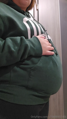 1305377813_does-this-green-sweatshirt-make-me-look-fatter_0.mp4