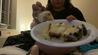 1287874864_marble-cake-and-custard-a-filling-delightugh-i-feel-so-go_0.mp4