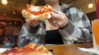 174975586_a-peek-at-the-pizza-a-peek-at-the-belly_0.m4v