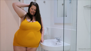 285524859_bulging-in-the-bathroom-my-body-is-bulging-at-the-moment_0.m4v