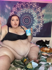 155808316_feeding-myself-until-im-stuffed-this-is-a-little-teaser-i_2.m4v