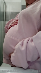 632093403_this-sweatshirt-makes-me-fatter_0.m4v