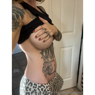 hotmomdomme-2023-04-05-2827957464.jpg