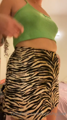 116777796_trying-on-another-one-of-my-old-outfits-its-fitting-a-lot_0.m4v
