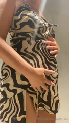 1058920425_slapping-the-belly_0.mp4
