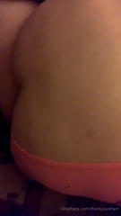 1543865673_showing-off-the-fat-sexiness-in-the-first-clip-second-and-t_1.mp4