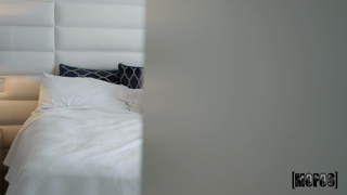 Horny Reader - Chloe Foxxe.mp4