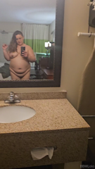 1323493746_a-fun-quick-hotel-stay-i-loved-these-mirrors_0.mp4