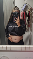 1267971817_i-barely-squeezed-into-my-tracksuit-from-last-year-my-tummy_4.mp4