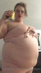 36581500_i-was-feeling-super-gassy-and-bloated-after-eating-too-much_1.m4v