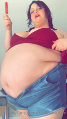 390042484_this-girl-just-keeps-getting-fatter-did-i-mention-that-i-b_14.m4v
