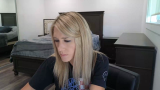 blond_milf_Myfreecams_20260512_194400.mp4