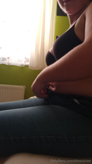 1314295753_that-is-called-tight-jeans-i-mean-they-are-pretty-old_0.mp4
