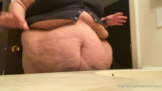 83014919_day-8-of25-days-of-christmas-very-very-very-fat-my-belly_0.m4v