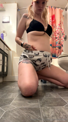 1114653379_my-bare-belly-hangs-over-my-naked-pussy-now_0.mp4