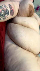 927948640_post-shower-jiggles-with-tons-of-cellulite-everythings-j_0.mp4